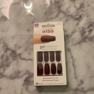 Maroon Kiss press on nails, Length Long